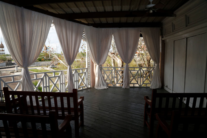 Porch for wedding back lit by 6 stops commercial photographer austin texas